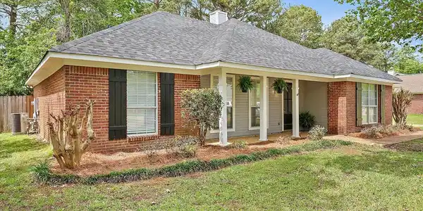 521 Greenhead Circle