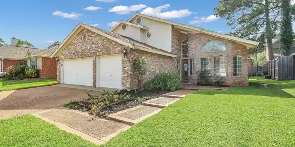 3016 E Fairway Drive