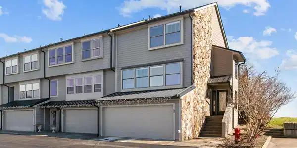80 Breakers Lane