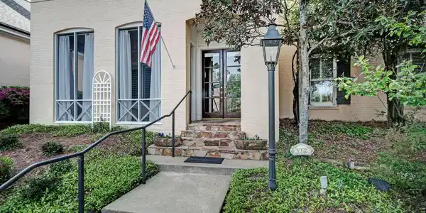 112 Dumaine Place