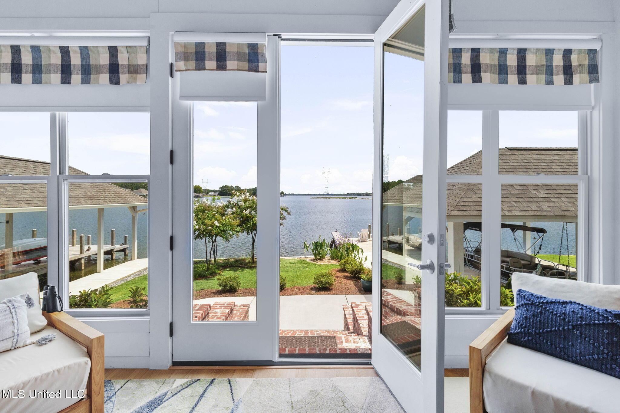 Image 2: 63-web-or-mls-144 Herons Bay-63