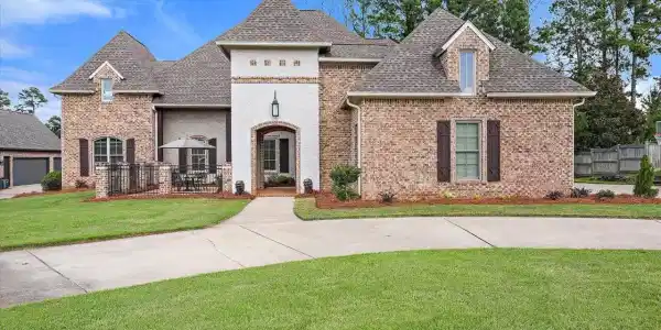 213 Ironwood Plantation Boulevard