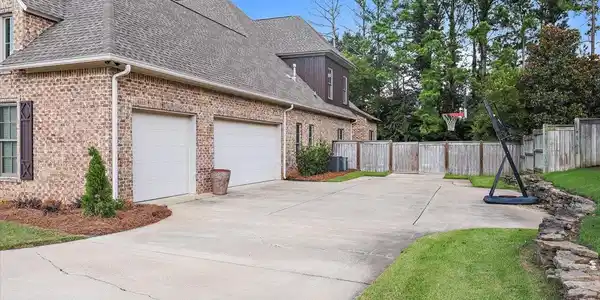 Image 2: 04-213 Ironwood Plantation Blvd
