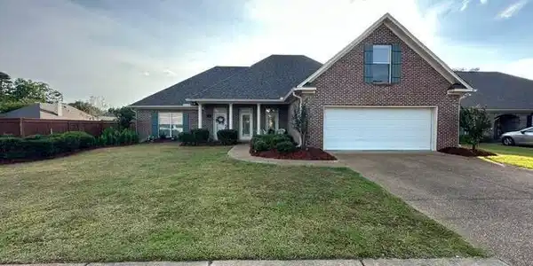 805 Highland Ct Court