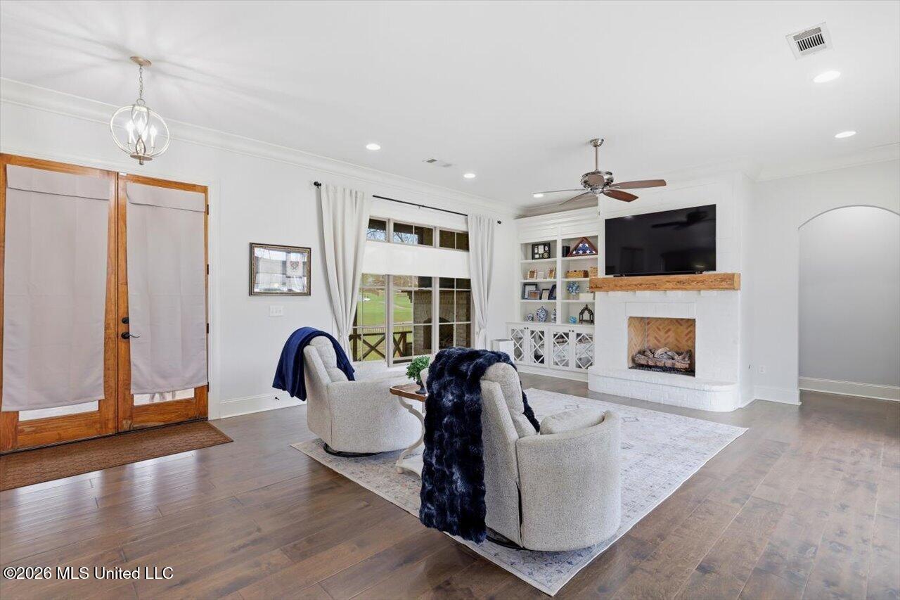 Image 4: 04-387 Caroline Blvd _ Home Tours MS