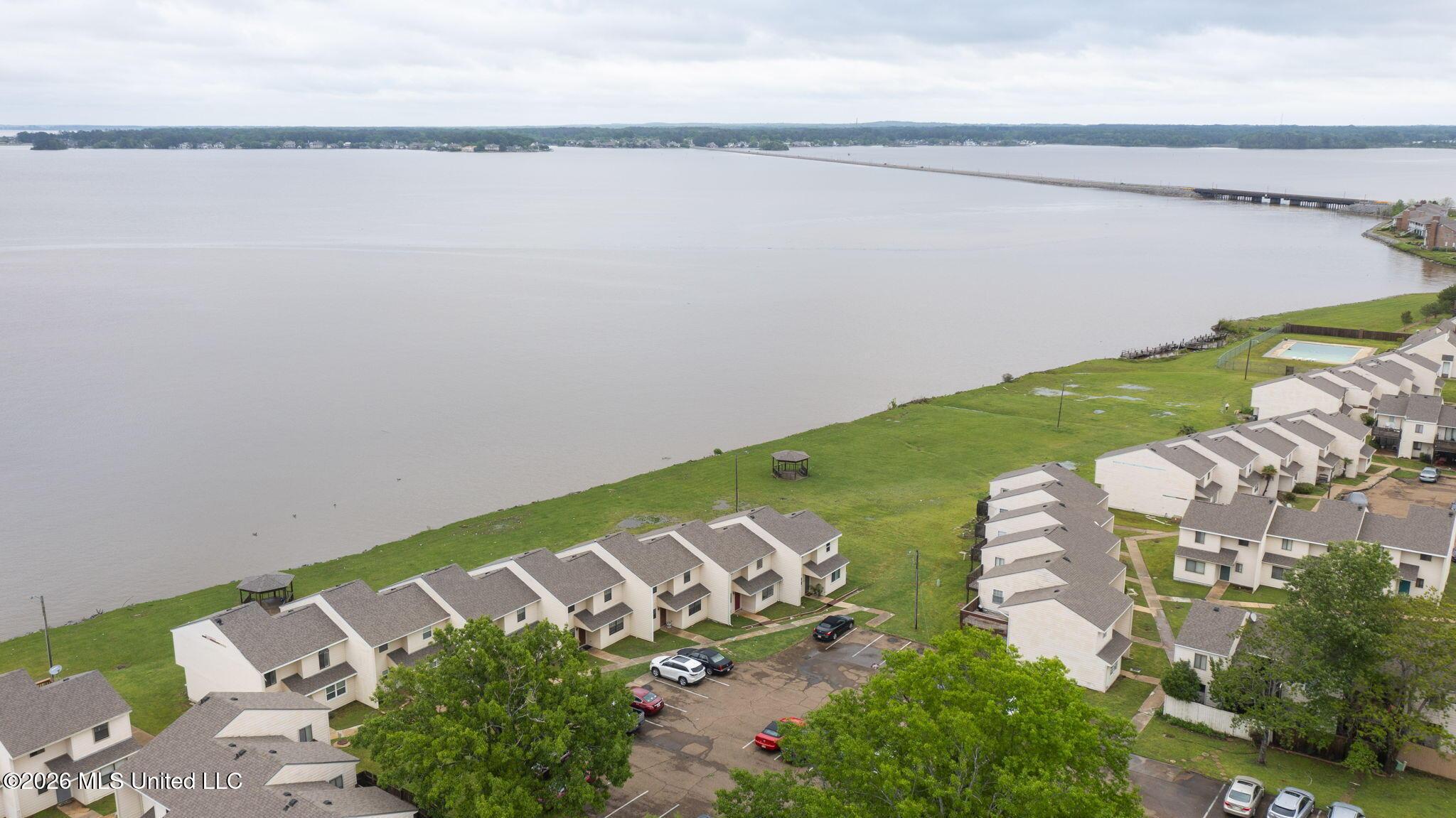 Image 2: 52-web-or-mls-1056 Windrose-44