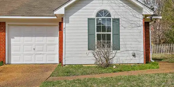 211 Kings Ridge Cove