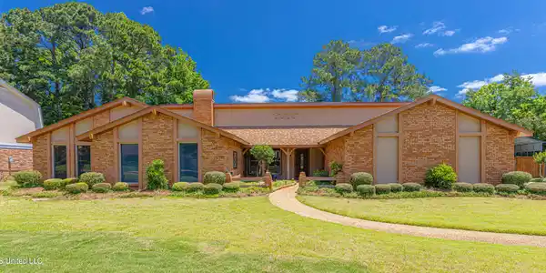 128 Westlake Drive