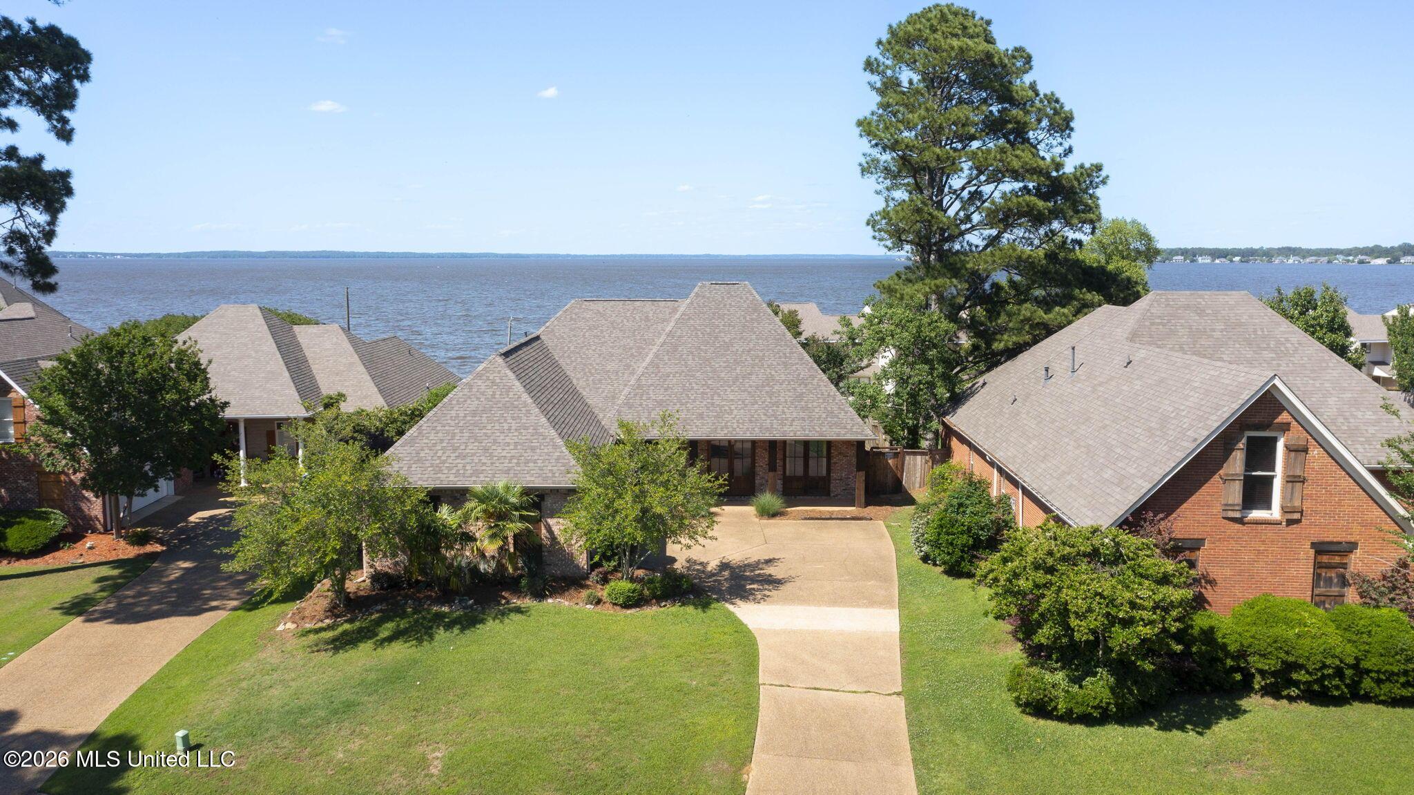 Image 2: 59-web-or-mls-1408 Windrose-59