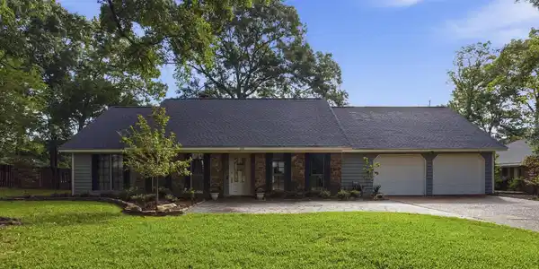 222 Greenfield Place