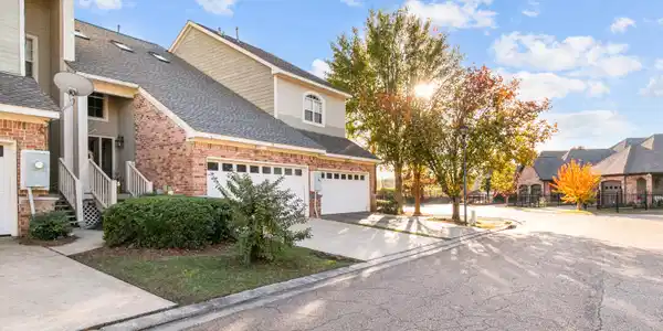 17 Charleston Circle