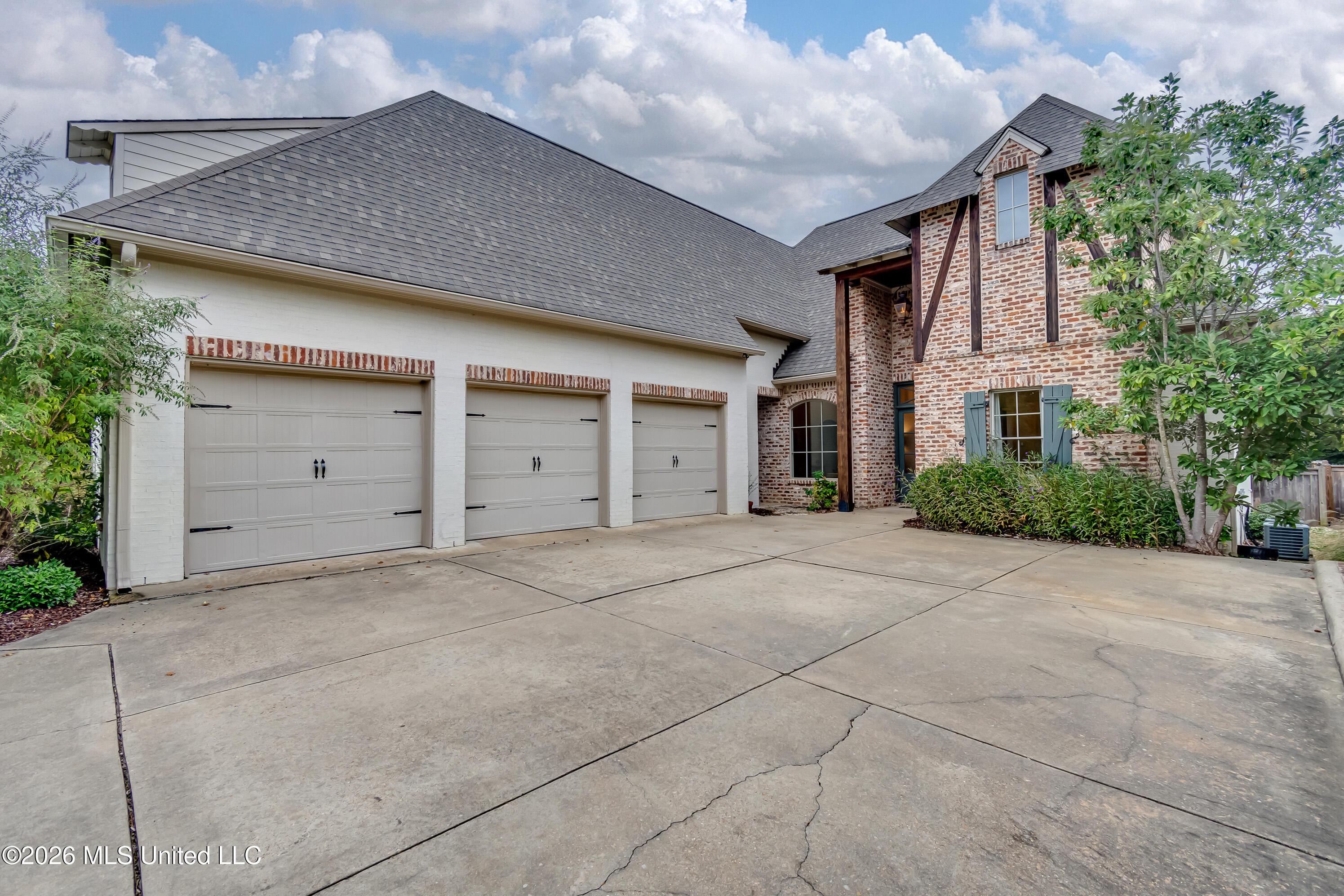 Image 2: 110 Bristol Lane-75