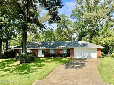 37 Woodgate Drive