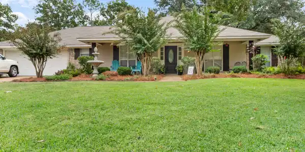 114 Westlake Drive