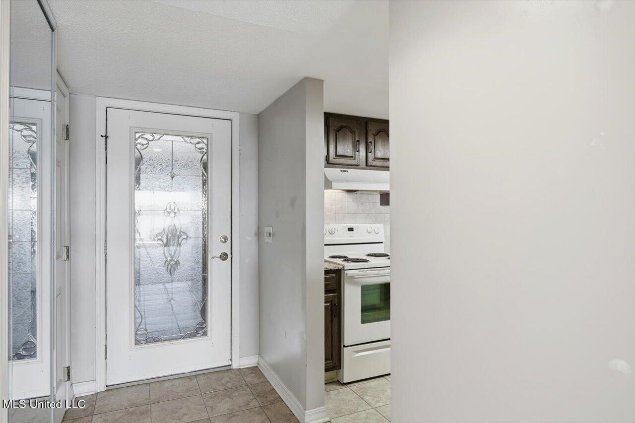 Image 2: 01-157 Dyke Rd unit #26 _ Home Tours MS
