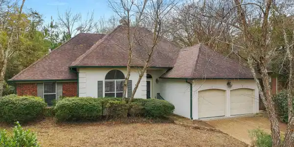 28 Moss Woods Cove