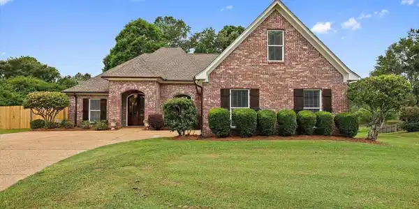 109 Fox Hollow Bend