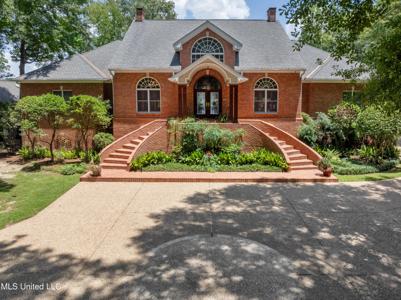 213 W Canebrake Boulevard