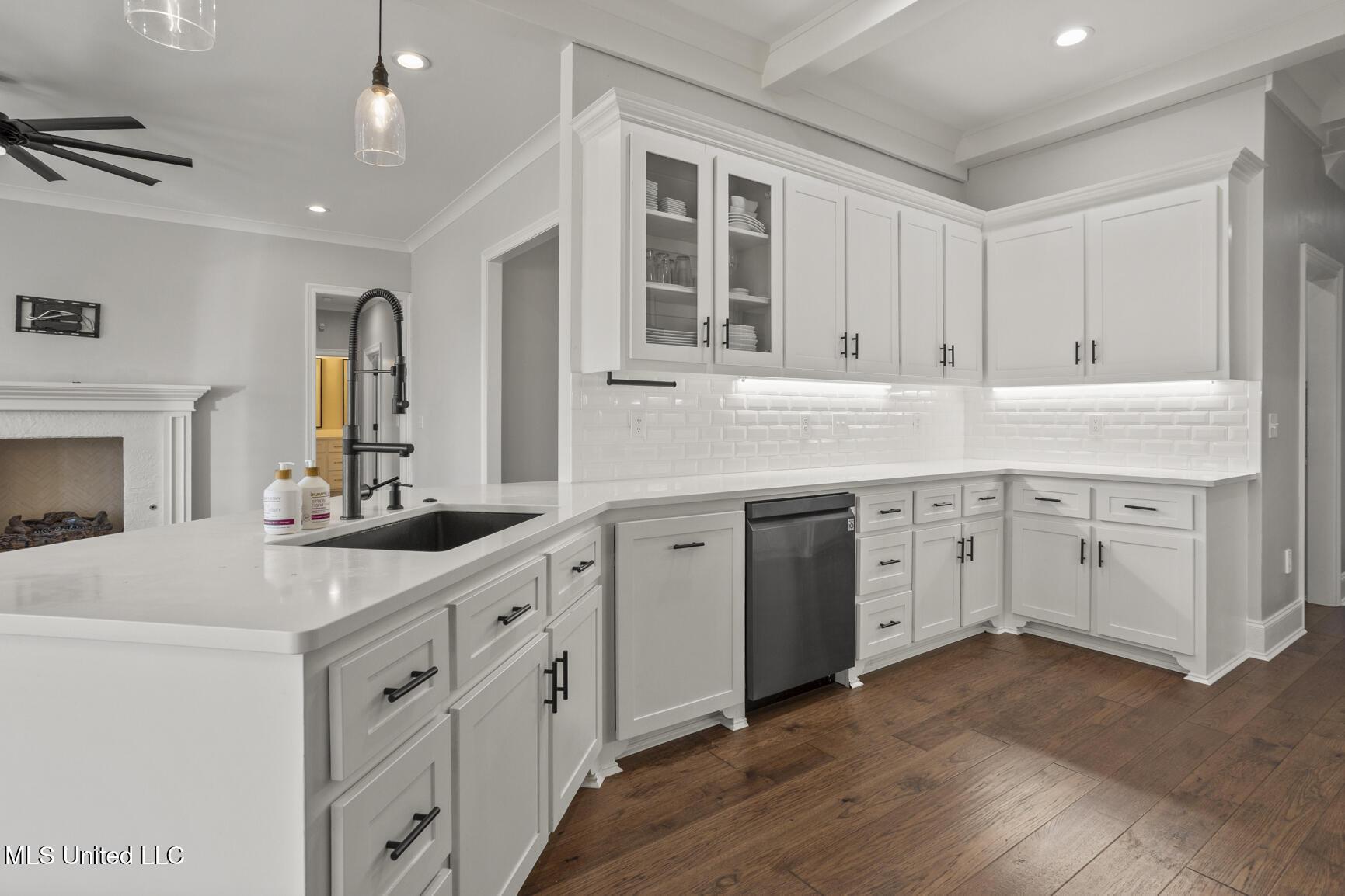 Image 3: 264 Arbor Trail-9