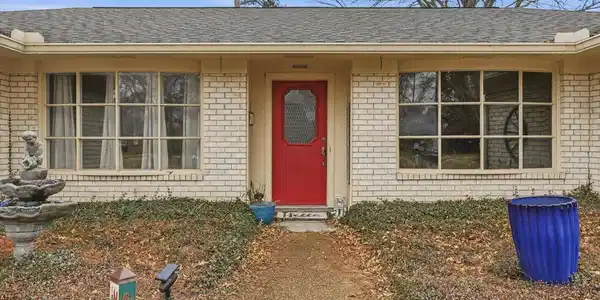 Image 2: Front entrance