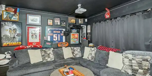 Image 4: Your own movie night space