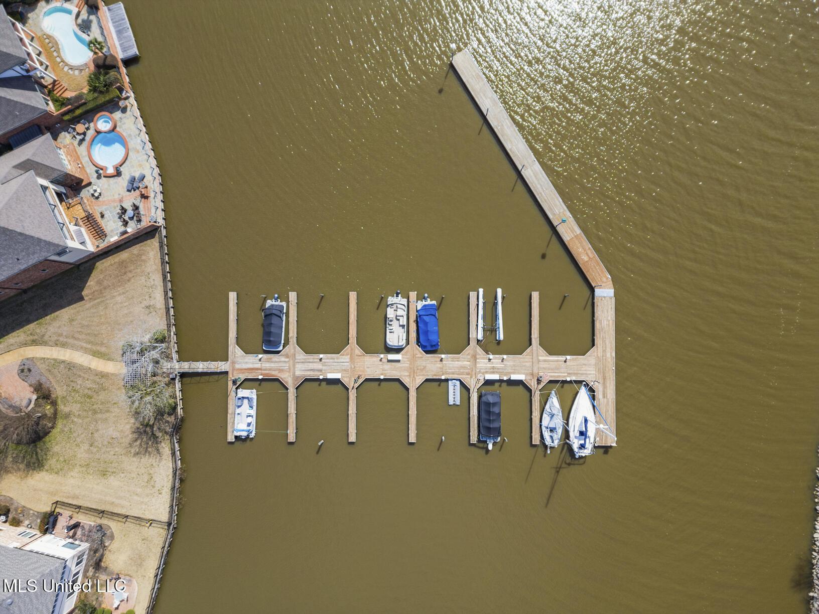 Image 3: 404 Bay Cv drone-10