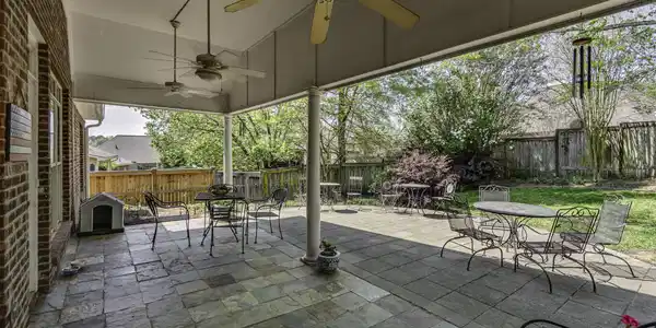 Image 4: 718 Highland Pl--13