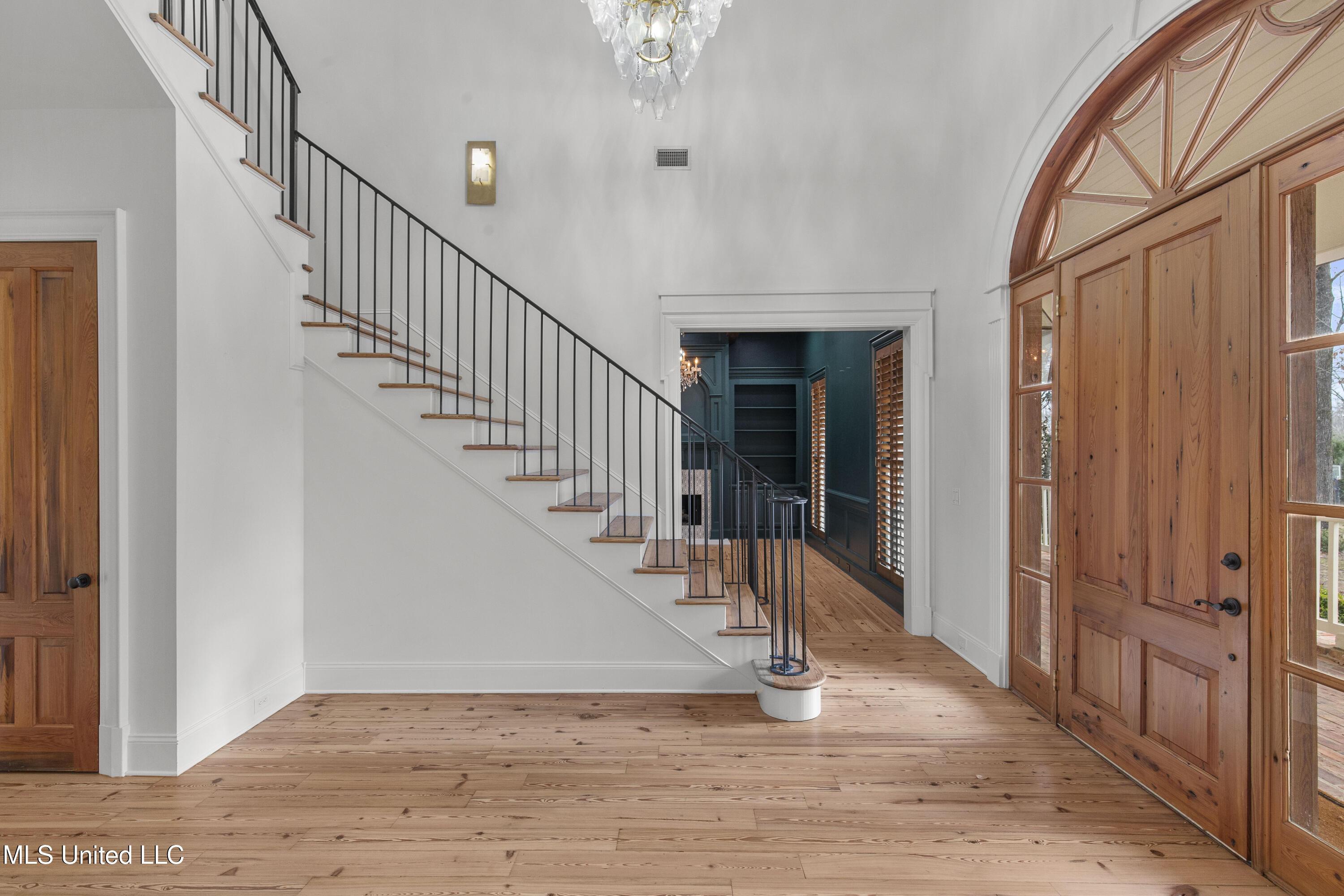 Image 4: 103 Cherry Laurel2-10