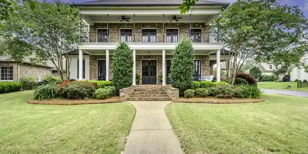 100 Arbor Landing
