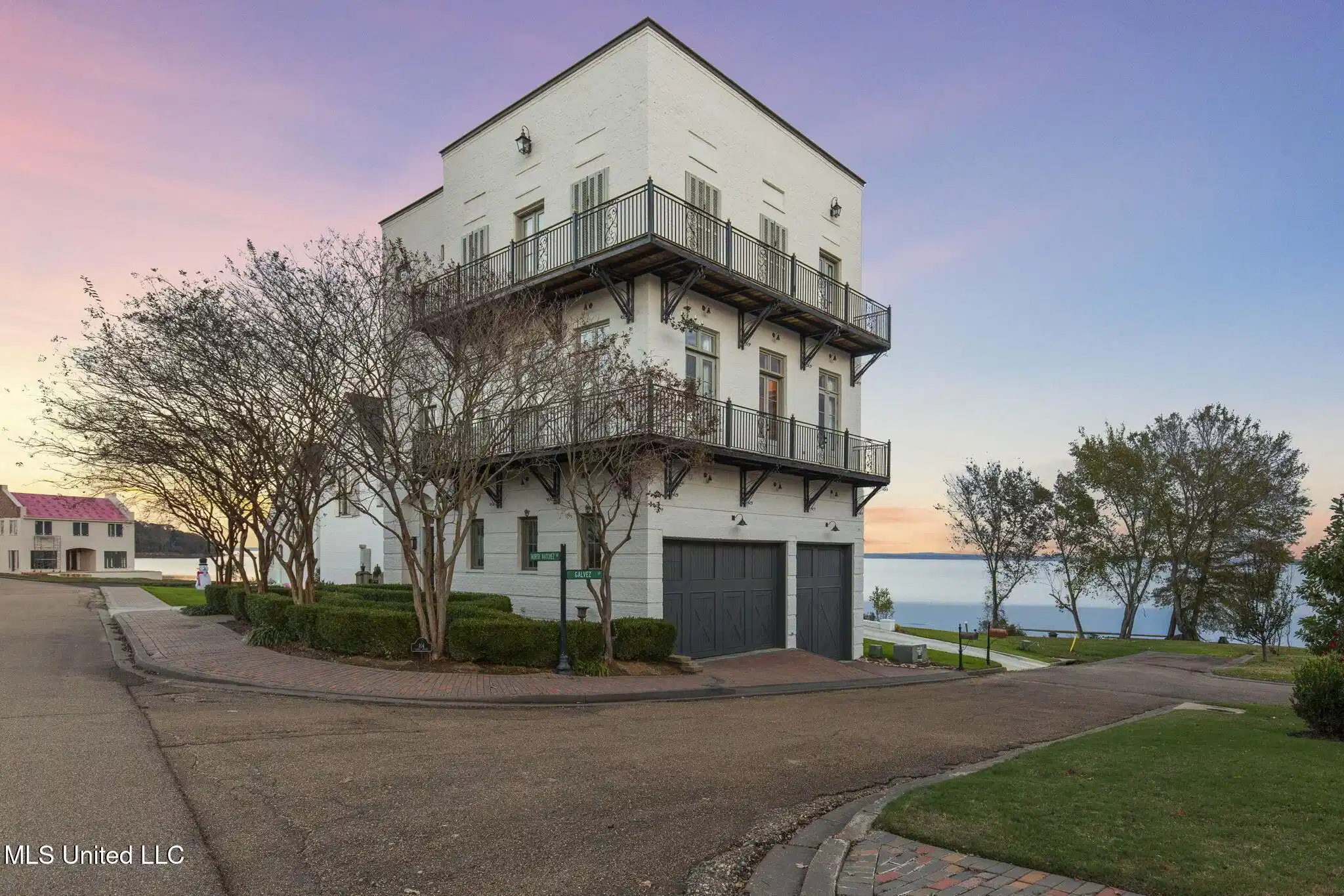 Image 1: 3-web-or-mls-104 Galvez-3