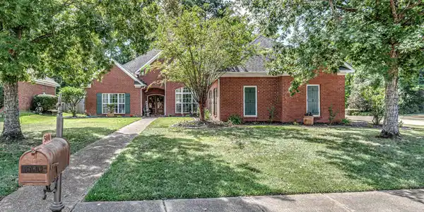 500 Eastside Cove