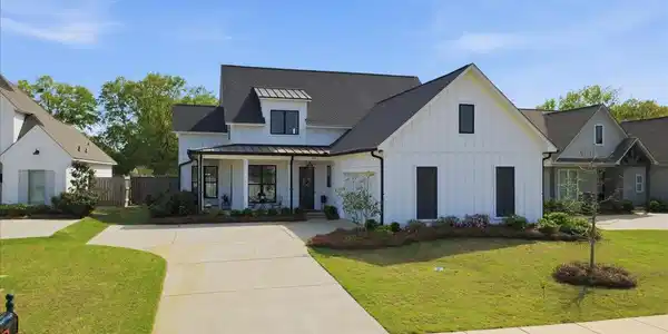 272 Arbor Trail