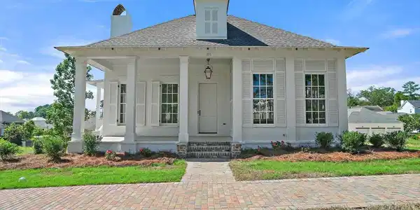 111 W Florida Boulevard