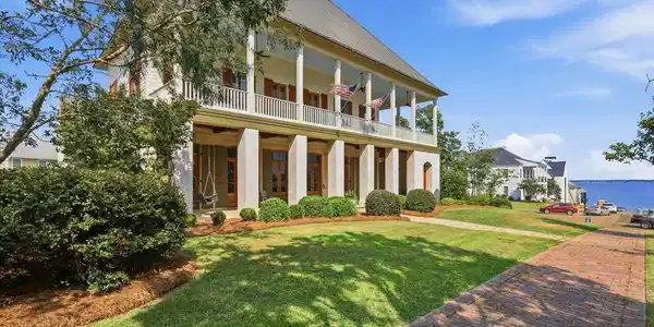 110 W Florida Boulevard
