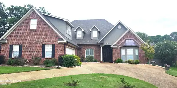 203 E Port Lane
