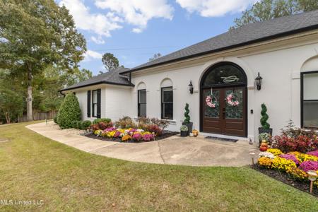 49 Canebrake Boulevard