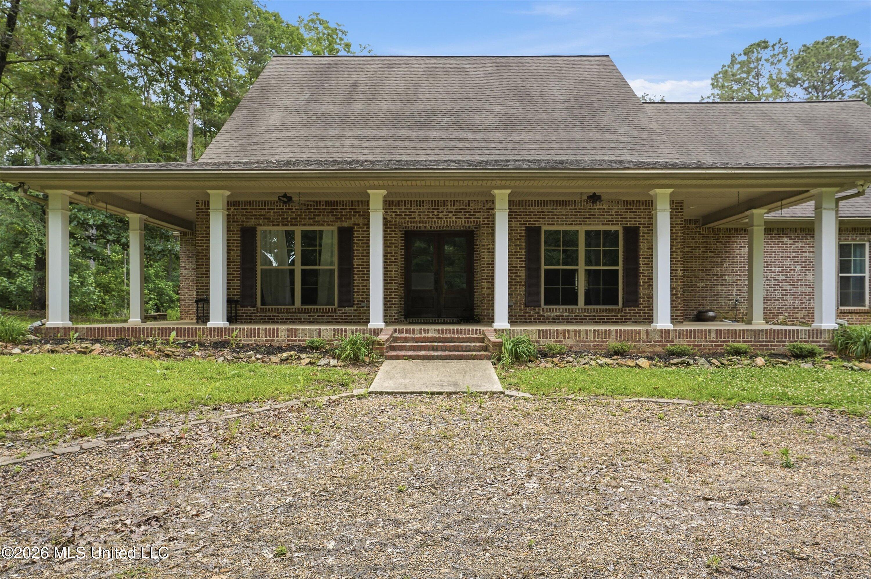 Image 1: 01-124_Pine_Oak_Ln_001