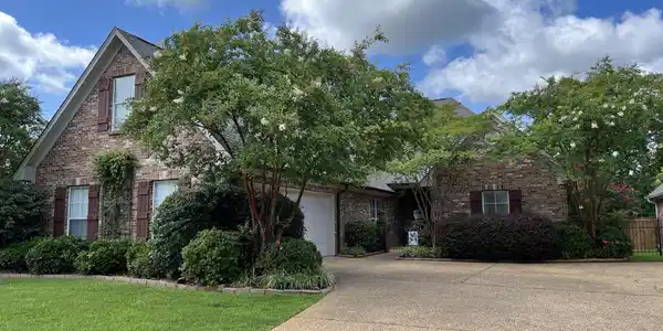 112 Vineyard Boulevard