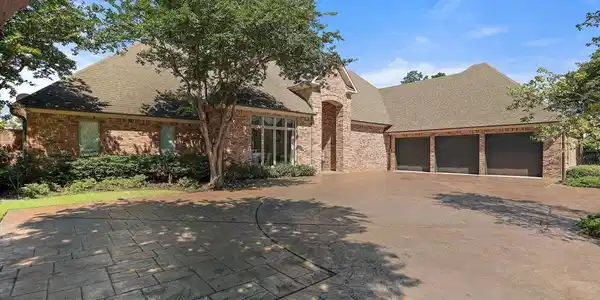 401 Bay Cove