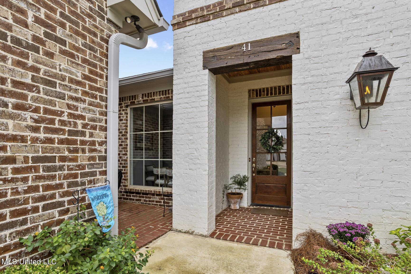 Image 2: 41 Peninsula Dr-2