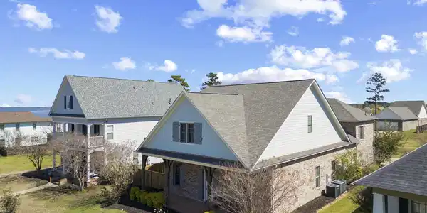 Image 2: 606 Arbor Way