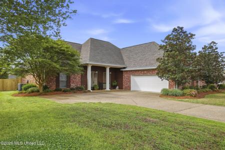 563 Eastside Cove