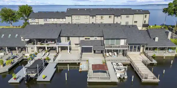 13 Breakers Lane