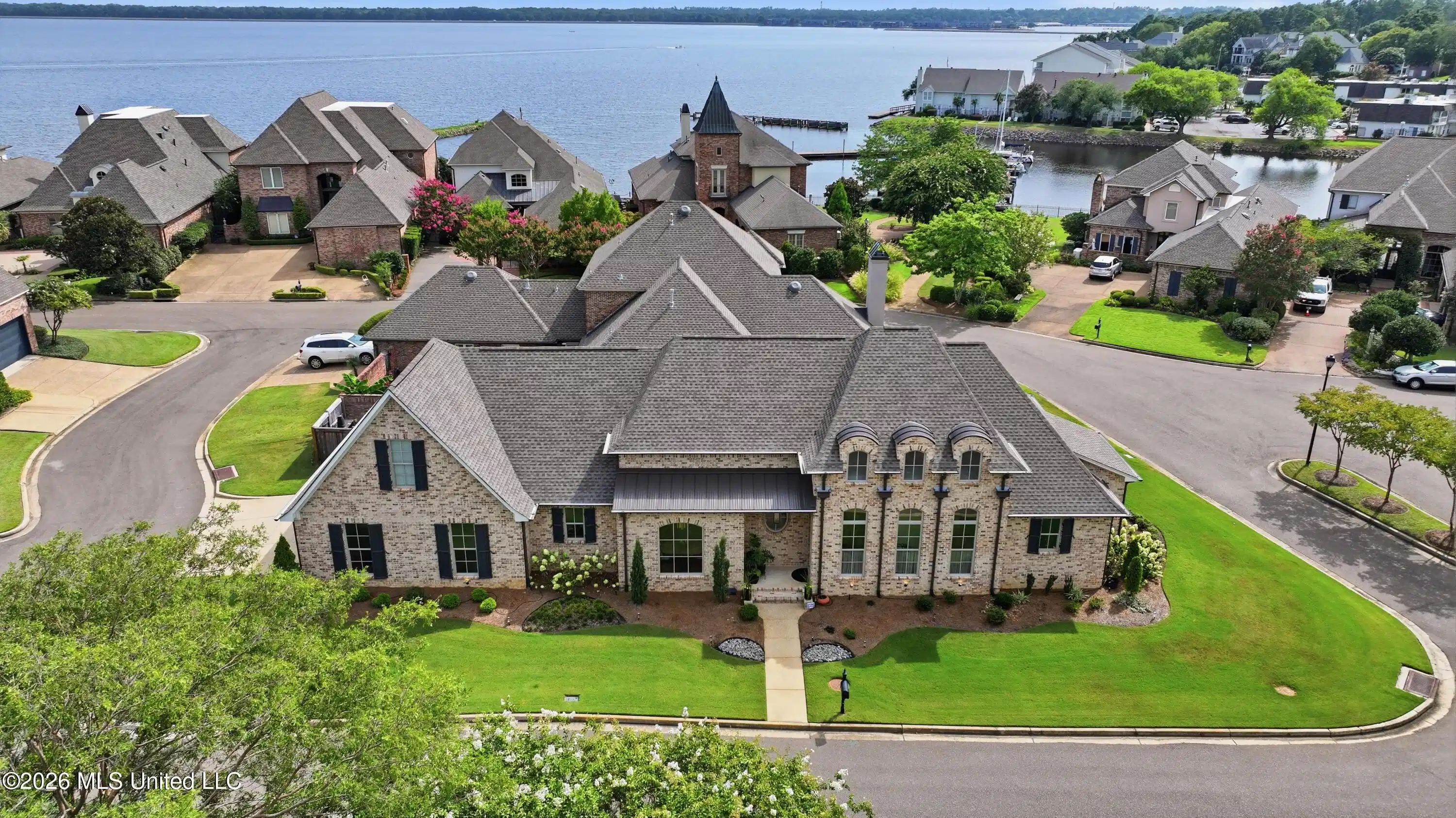 Image 1: 66-66-103 Summers Ln _ Hometoursms.com