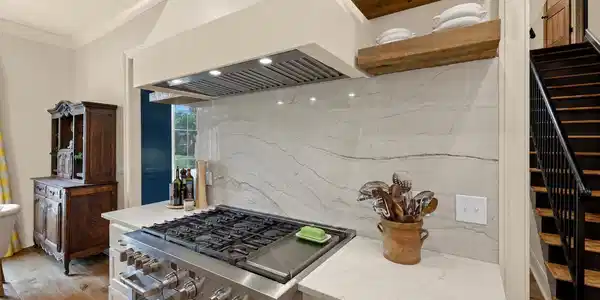 Image 2: Double oven,6 burner, skillet
