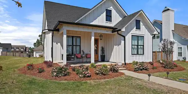 1003 Crepe Myrtle Drive