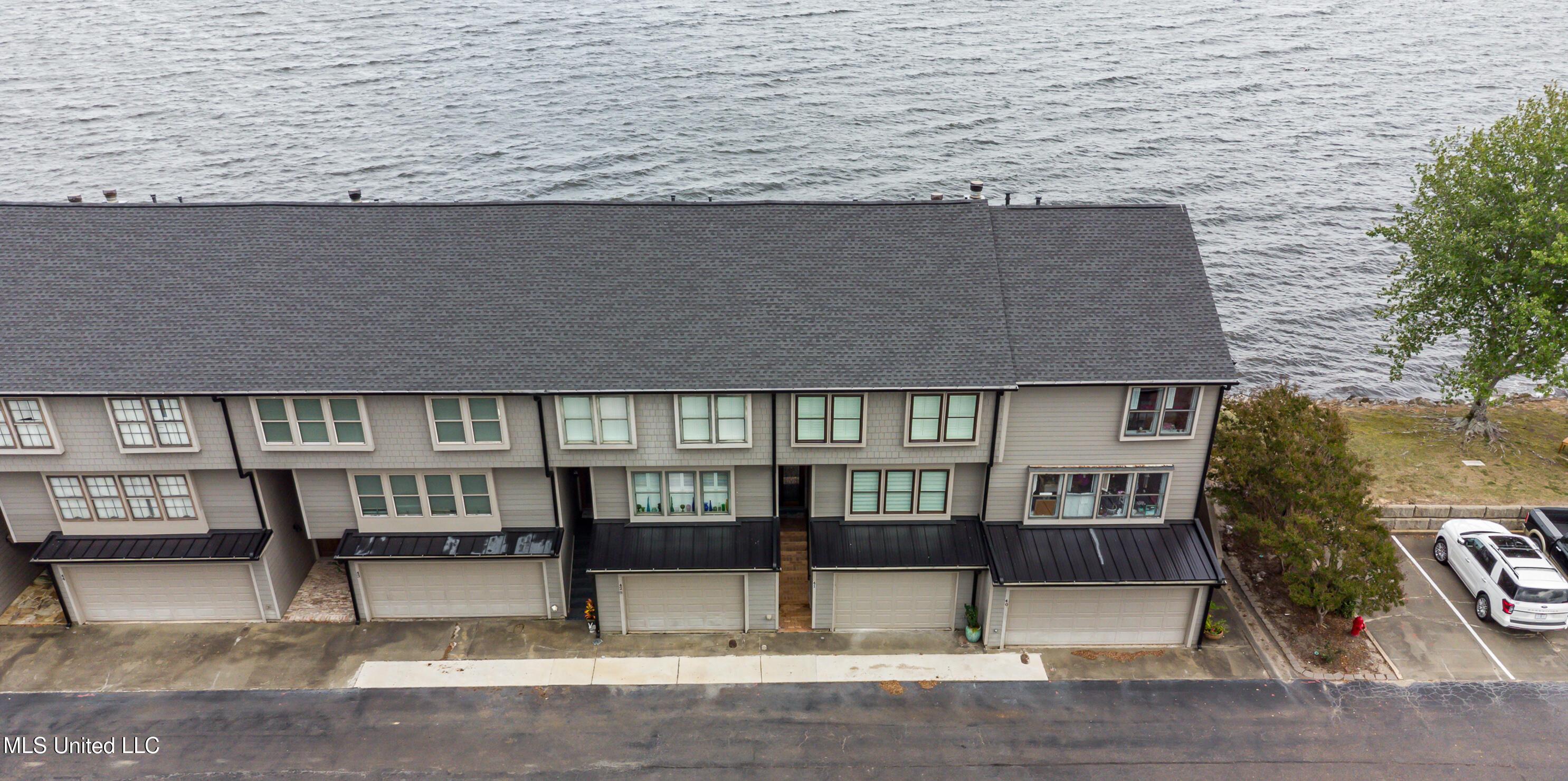 Image 2: 41 Breakers Lane drone-1
