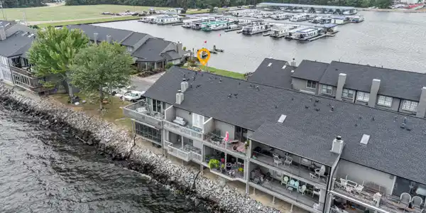 Image 4: 41 Breakers Lane drone-8b