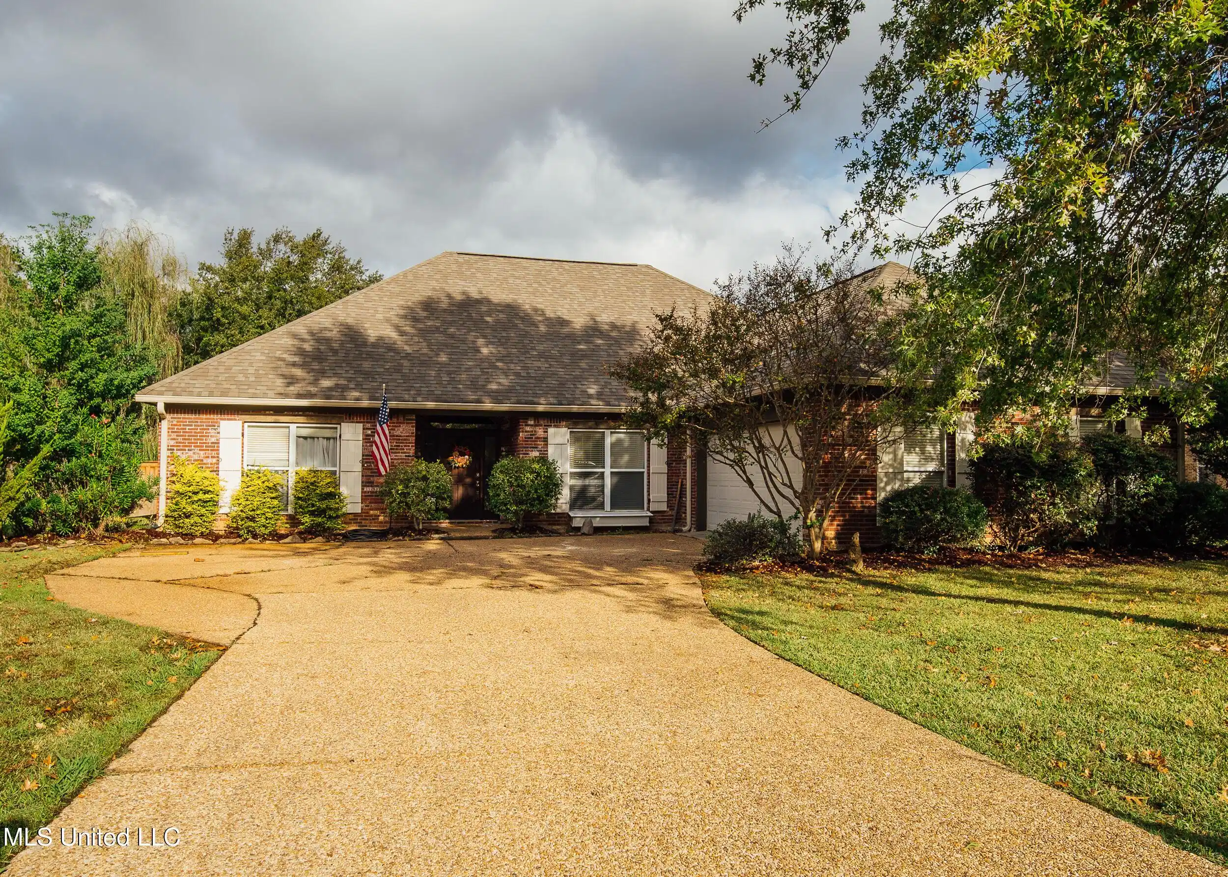 Image 1: 110 Timbercrest Lane