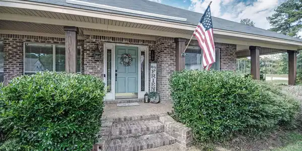 106 Bay Pointe Place